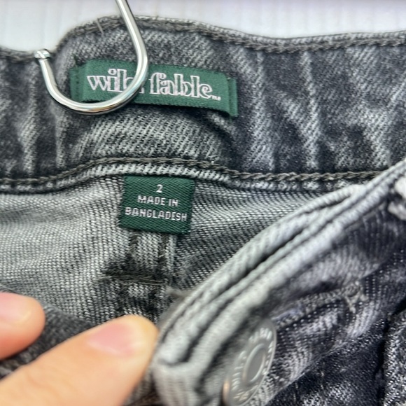 Wild Fable - Stonewashed Highest Rise Mom Black Distressed Jeans Size 2 - Picture 9 of 10